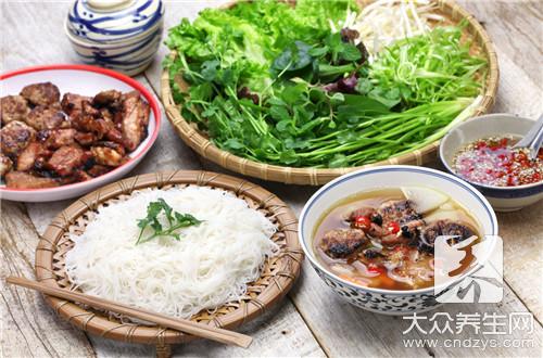 高考吃素还是吃荤好？营养平衡是关键