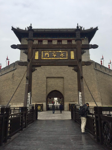 西安城墙空中全景，古都的壮丽与历史的印记