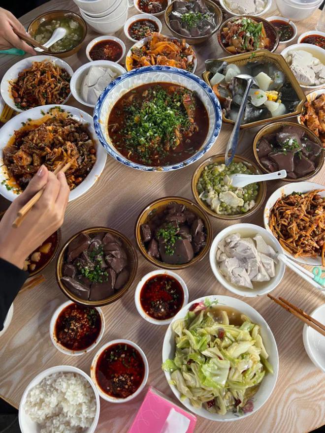于谦眼中的四川美食，随便吃都是盛宴