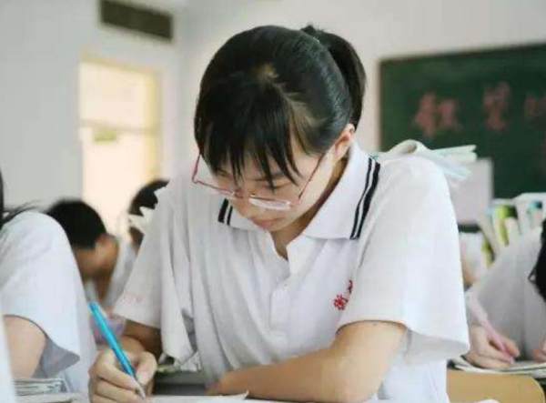 男生从清华退学后重读考699分，你有勇气重来一遍吗？