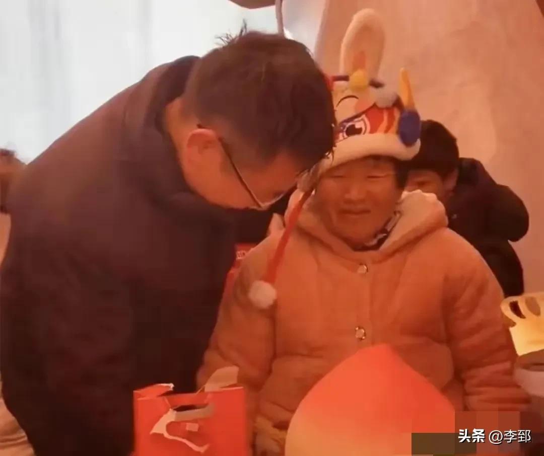47岁网红心梗去世，直播背后的辛酸与挑战