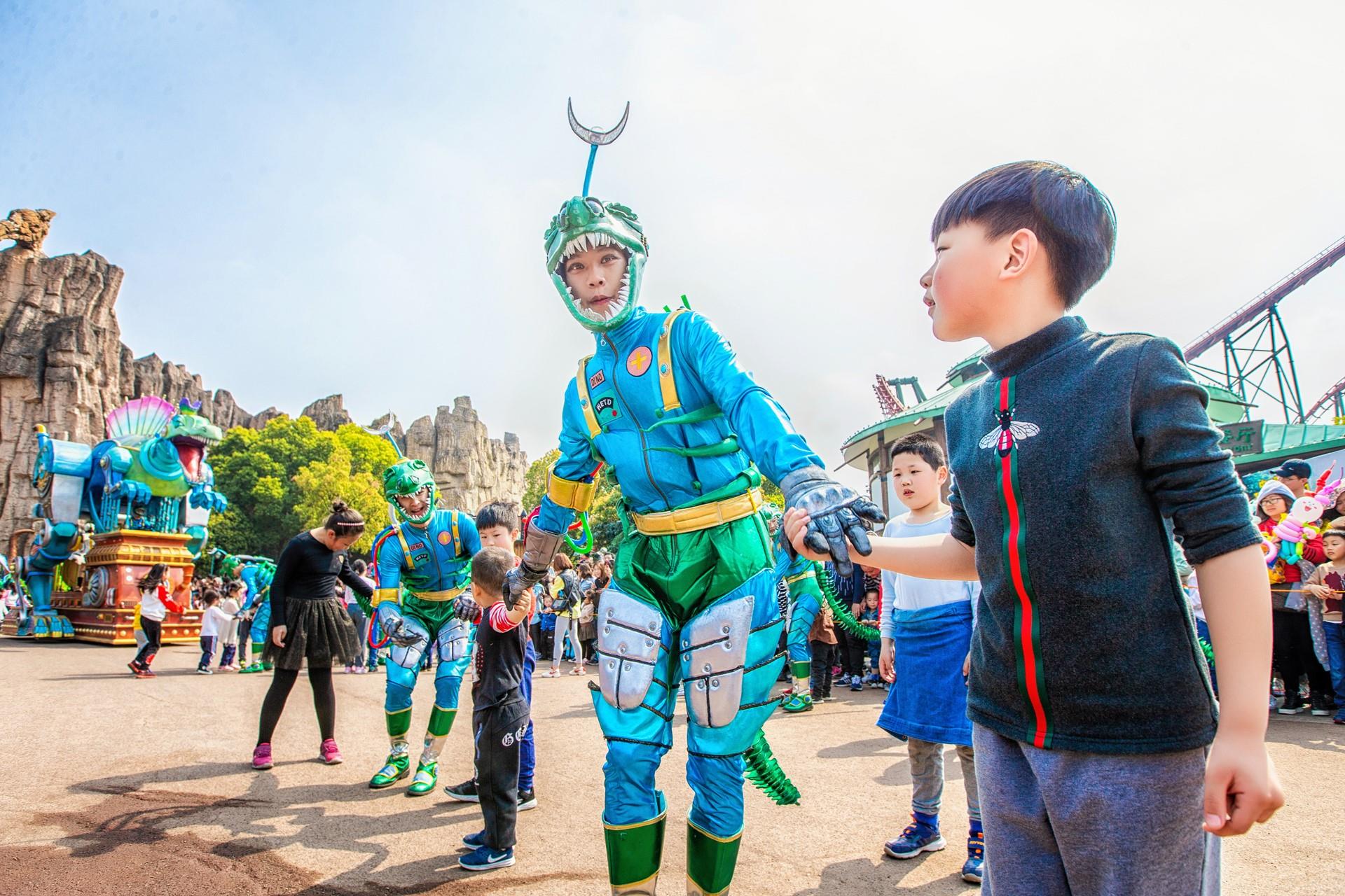 常州用恐龙助威比赛，激情点燃城市新篇章