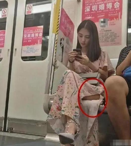 买风中的遗憾，39件衣服，试穿与归家之间的纠结