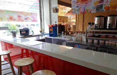 奶茶店遭遇洪灾，老板含泪诉心声